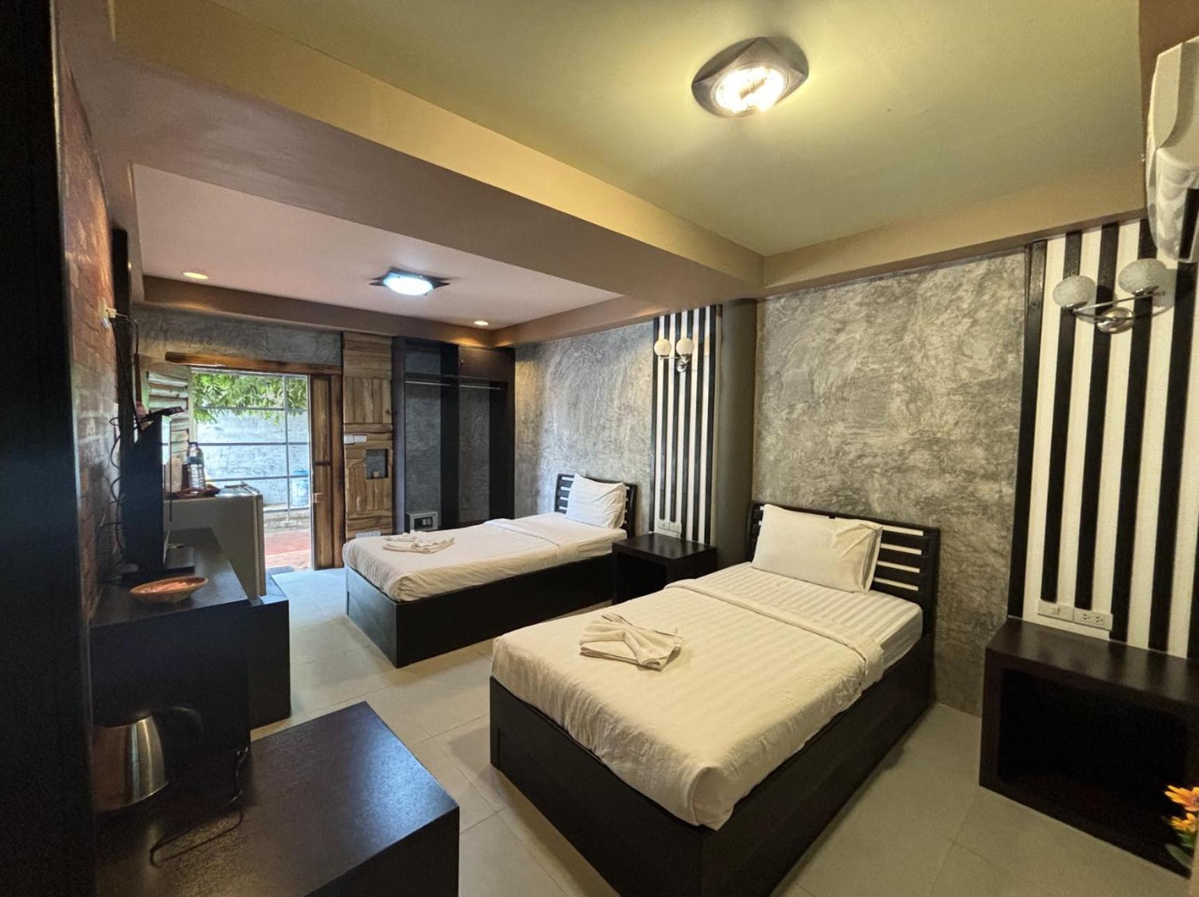 Revolution Kanchanaburi Adventure Hq Ban Chuk Kum Dış mekan fotoğraf